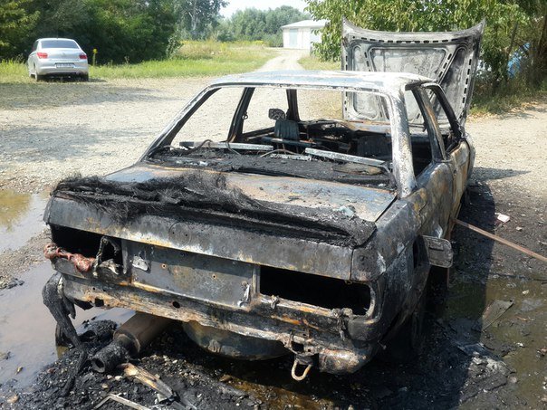 Загорілась авітвка на станції Добробут у Чернівцях (фото) - фото 3 Загорілась авітвка на станції Добробут у Чернівцях (фото) - фото 3