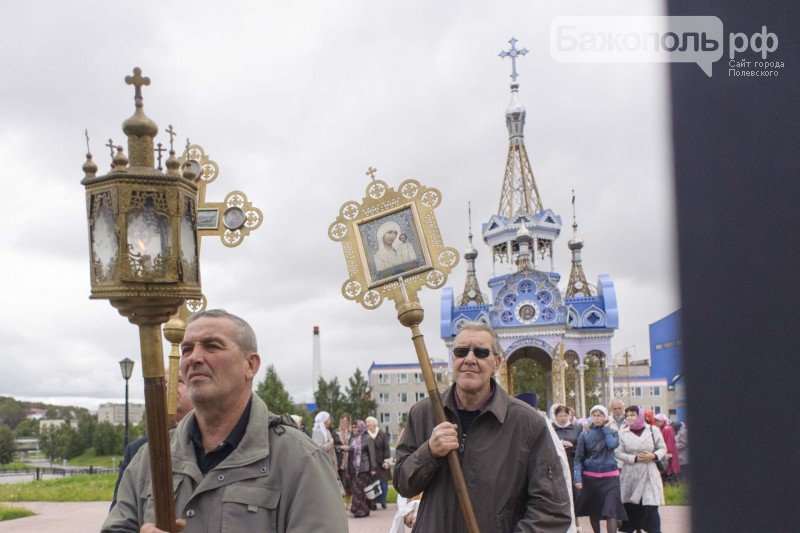 Крестный ход пришел на территорию трубного завода в Полевском. Фотофакт (фото) - фото 1 Крестный ход пришел на территорию трубного завода в Полевском. Фотофакт (фото) - фото 1