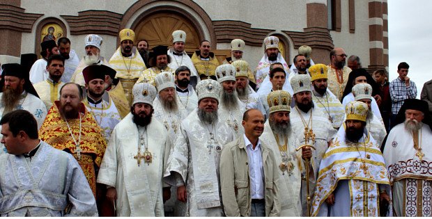 Митрополит Онуфрій відвідав хутір Слатино на Буковині (фото) - фото... Митрополит Онуфрій відвідав хутір Слатино на Буковині (фото) - фото 12