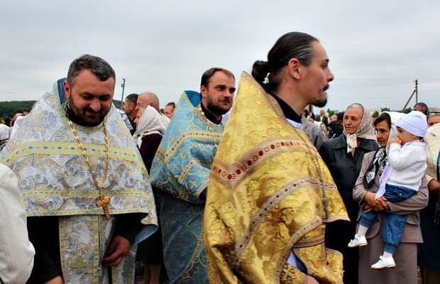 Митрополит Онуфрій відвідав хутір Слатино на Буковині (фото) - фото... Митрополит Онуфрій відвідав хутір Слатино на Буковині (фото) - фото 7