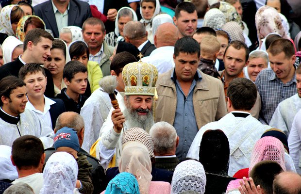 Митрополит Онуфрій відвідав хутір Слатино на Буковині (фото) - фото... Митрополит Онуфрій відвідав хутір Слатино на Буковині (фото) - фото 10