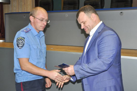 В Полтаві вручили 127 посвідчень учасника бойових дій працівникам УМВС. Фото (фото) - фото 4 В Полтаві вручили 127 посвідчень учасника бойових дій працівникам УМВС. Фото (фото) - фото 4