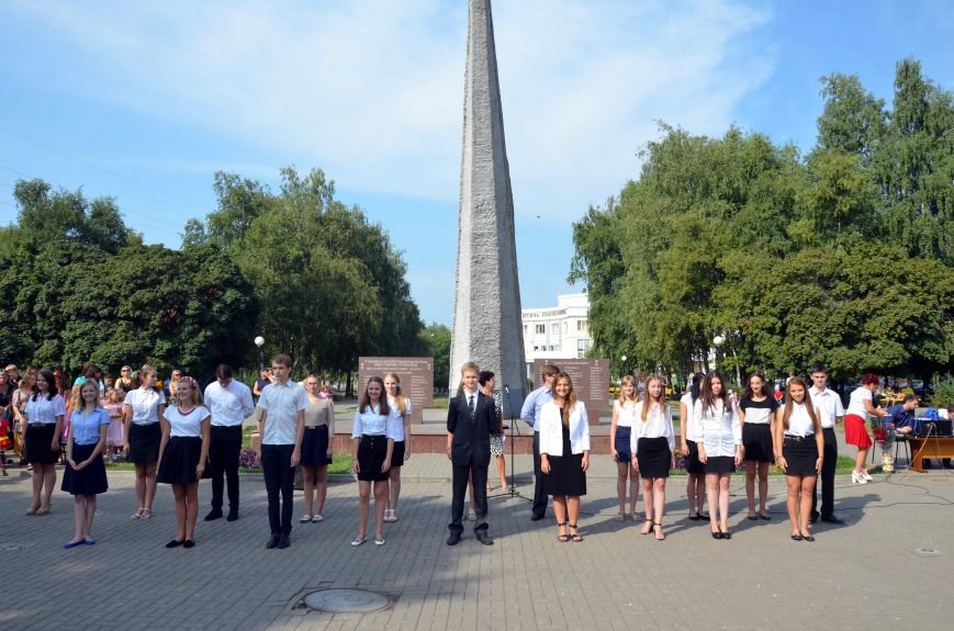 Перший дзвоник в «Юному Європейці». Фото (фото) - фото 8 Перший дзвоник в «Юному Європейці». Фото (фото) - фото 8