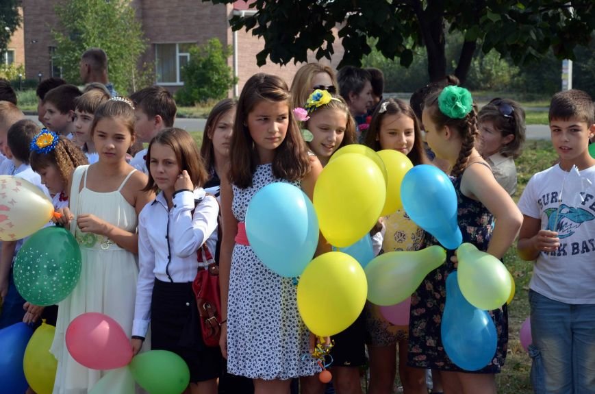 Перший дзвоник в «Юному Європейці». Фото (фото) - фото 5 Перший дзвоник в «Юному Європейці». Фото (фото) - фото 5