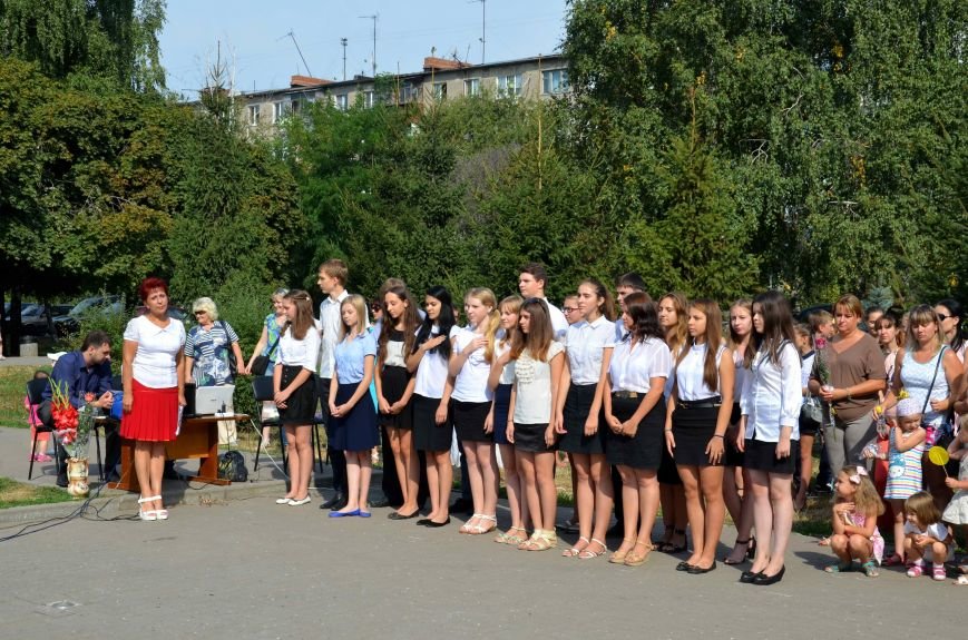 Перший дзвоник в «Юному Європейці». Фото (фото) - фото 10 Перший дзвоник в «Юному Європейці». Фото (фото) - фото 10