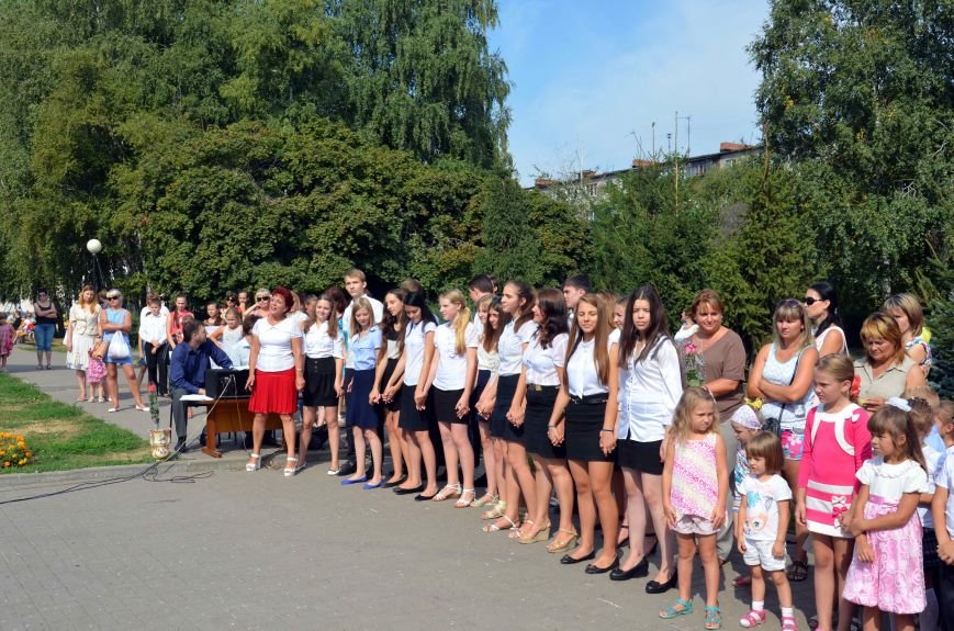 Перший дзвоник в «Юному Європейці». Фото (фото) - фото 15 Перший дзвоник в «Юному Європейці». Фото (фото) - фото 15