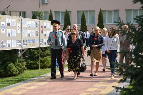 Первокурсники Национальной академии СБУ приняли присягу на верность украинскому народу (ФОТО, ВИДЕО) (фото) - фото 3 Первокурсники Национальной академии СБУ приняли присягу на верность украинскому народу (ФОТО, ВИДЕО) (фото) - фото 3
