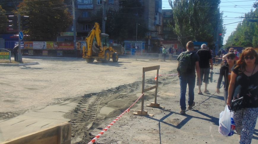 В Мариуполе движение на проспекте Ленина сегодня будет восстановлено (ФОТО) (фото) - фото 1 В Мариуполе движение на проспекте Ленина сегодня будет восстановлено (ФОТО) (фото) - фото 1