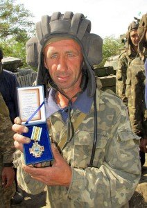 Министр обороны наградил танкистов в Краматорске, фото-1 Министр обороны наградил танкистов в Краматорске, фото-1