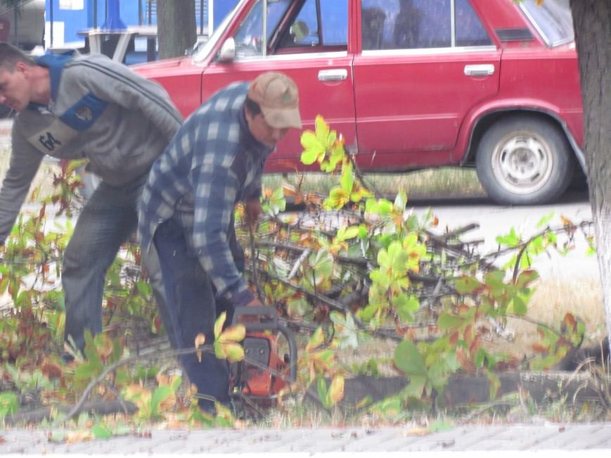В центре Мариуполя началась большая зачистка (ФОТОФАКТ), фото-2 В центре Мариуполя началась большая зачистка (ФОТОФАКТ), фото-2