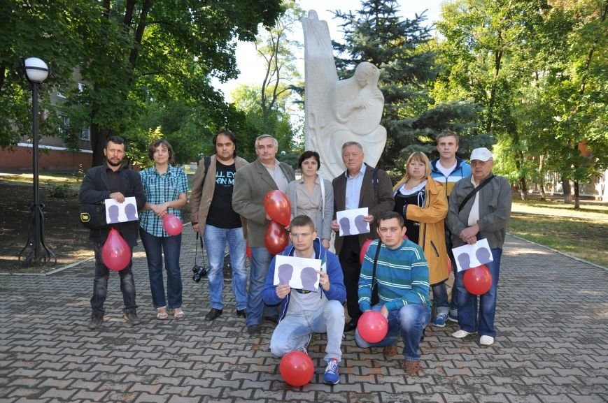 В Краматорске почтили память погибших журналистов, фото-5 В Краматорске почтили память погибших журналистов, фото-5