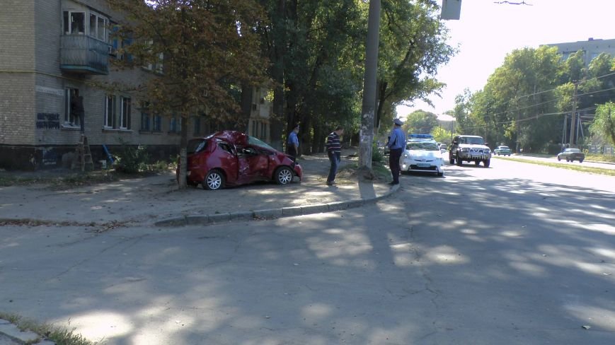 ДТП в Днепропетровске: Митсубиси наехал на электроопору (ФОТО) (фот... ДТП в Днепропетровске: Митсубиси наехал на электроопору (ФОТО) (фото) - фото 7