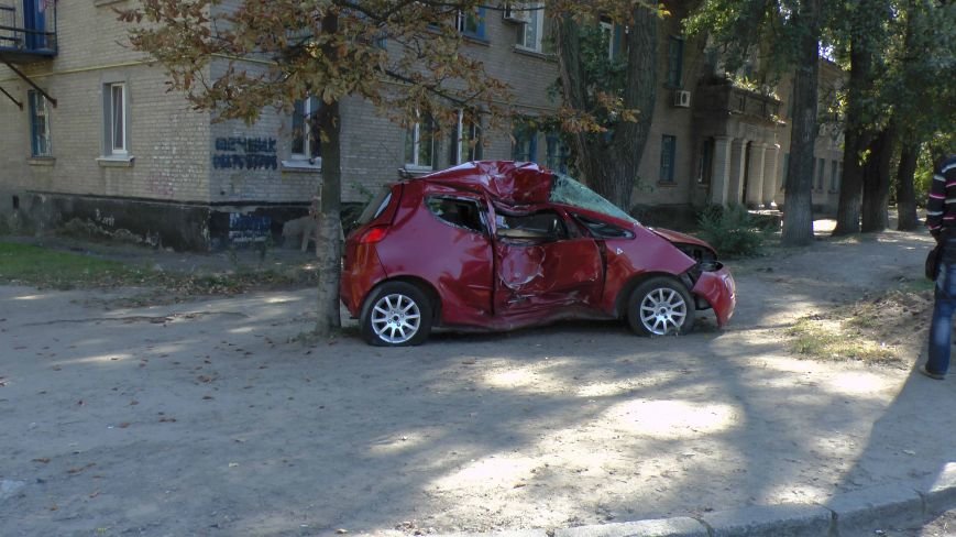 ДТП в Днепропетровске: Митсубиси наехал на электроопору (ФОТО) (фот... ДТП в Днепропетровске: Митсубиси наехал на электроопору (ФОТО) (фото) - фото 6