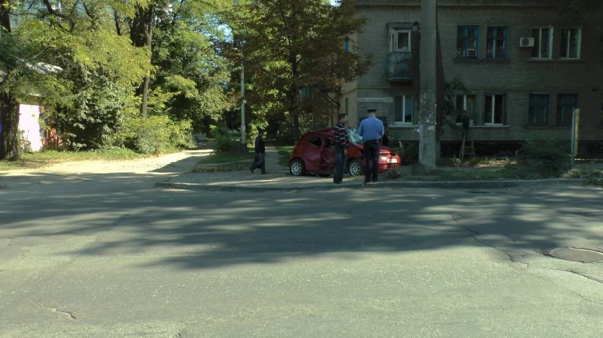 ДТП в Днепропетровске: Митсубиси наехал на электроопору (ФОТО) (фот... ДТП в Днепропетровске: Митсубиси наехал на электроопору (ФОТО) (фото) - фото 2