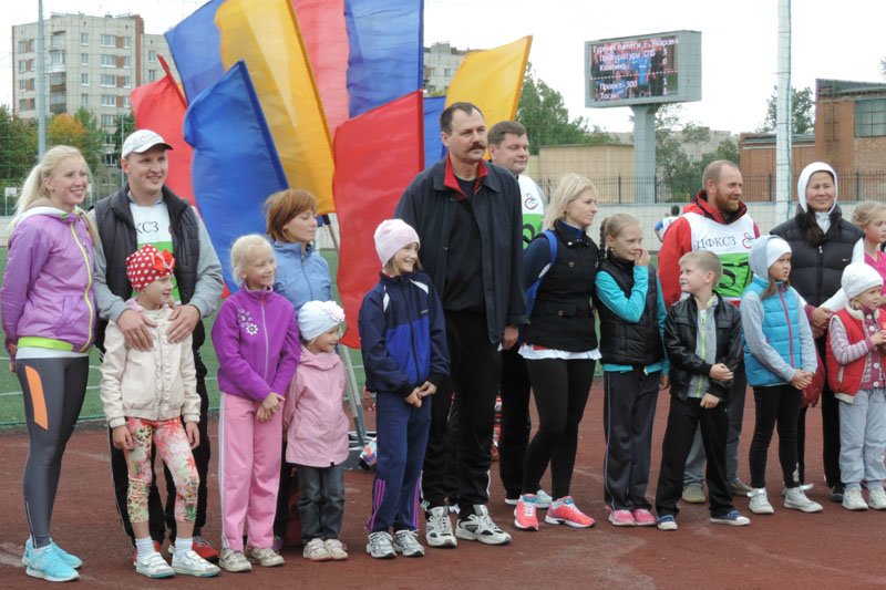 Семьи Пушкинского района приняли участие в соревновании на стадионе «Царское Село», фото-2