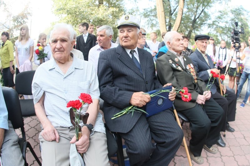 Мы благодарны тем, кто чтит сегодня бессмертный подвиг нашего народа, с этого начинается единство страны, - ветераны (фото) - фото 3 Мы благодарны тем, кто чтит сегодня бессмертный подвиг нашего народа, с этого начинается единство страны, - ветераны (фото) - фото 3