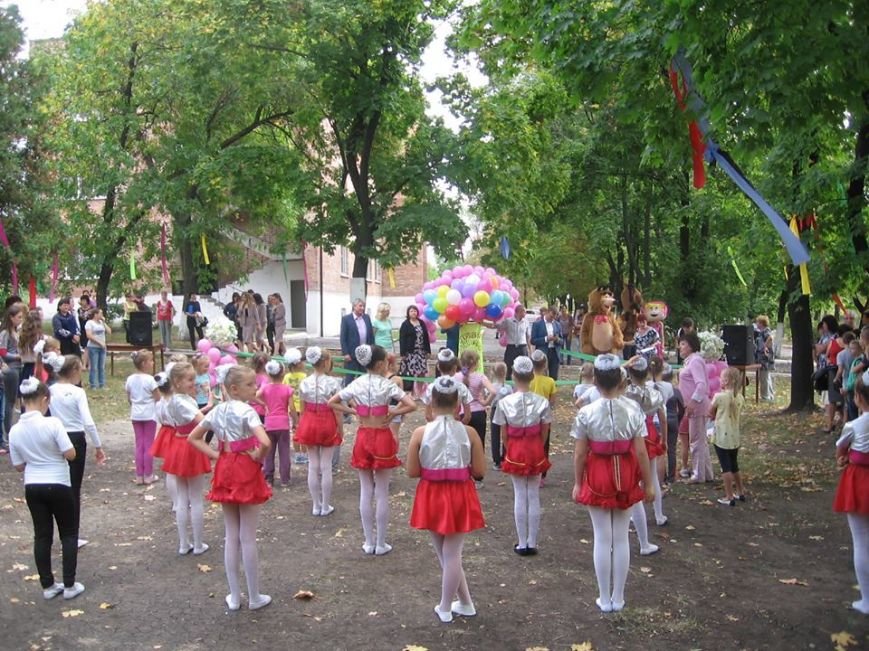 В сквере пос.Новодонецкое установлены 5 столов для пинг-пон..., фото-9 В сквере пос.Новодонецкое установлены 5 столов для пинг-понга (ФОТО), фото-9