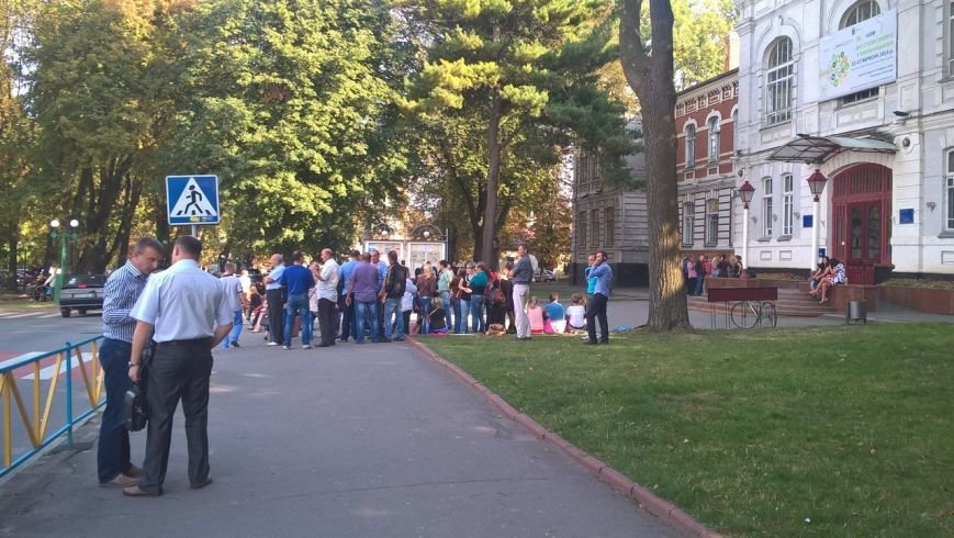 Підприємці Хмельницького планують подати до суду на міську раду (Фо... Підприємці Хмельницького планують подати до суду на міську раду (Фото, відео) (фото) - фото 1