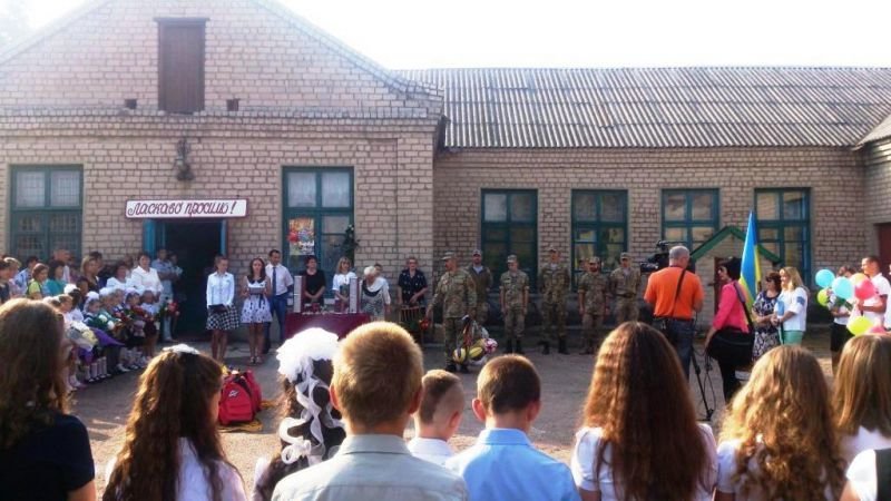 25-я ОВДБр предоставила помощь поселковой школе и Красноармейскому Центру помощи детям «Отчий дом» (фото) - фото 2 25-я ОВДБр предоставила помощь поселковой школе и Красноармейскому Центру помощи детям «Отчий дом» (фото) - фото 2