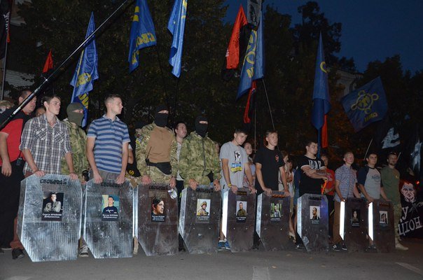 У Полтаві відбувся марш правих сил на підтримку політв'язнів (фото) - фото 1 У Полтаві відбувся марш правих сил на підтримку політв'язнів (фото) - фото 1