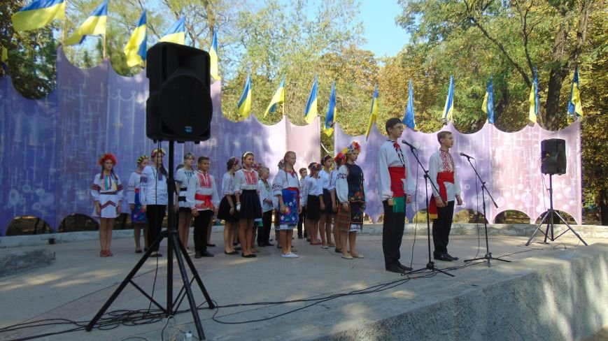 Дети в Городском саду Мариуполя собрали автомат и оттачивали меткос... Дети в Городском саду Мариуполя собрали автомат и оттачивали меткость стрельбы (ФОТОФАКТ) (фото) - фото 3