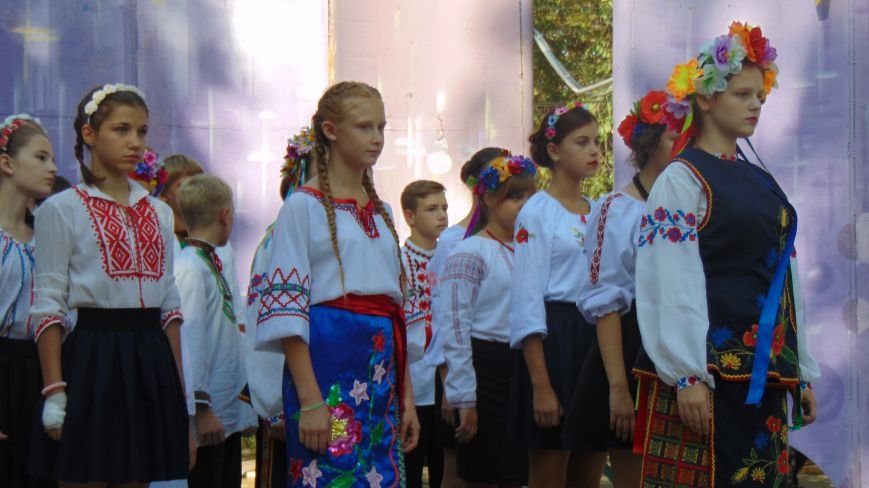 Дети в Городском саду Мариуполя собрали автомат и оттачивали меткос... Дети в Городском саду Мариуполя собрали автомат и оттачивали меткость стрельбы (ФОТОФАКТ) (фото) - фото 1