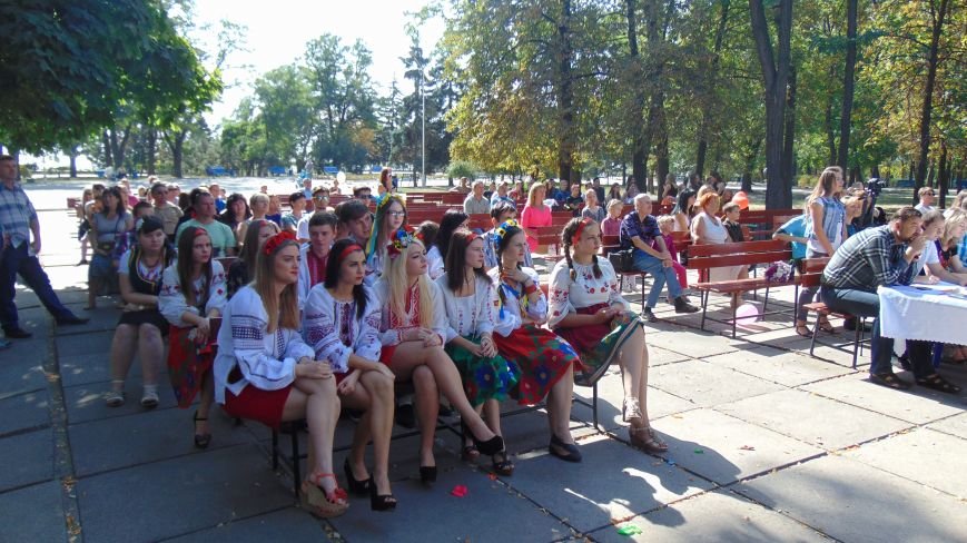 Испанки, индианки, ирландки и мексиканки покорили сердца мариупольц... Испанки, индианки, ирландки и мексиканки покорили сердца мариупольцев (ФОТОФАКТ) (фото) - фото 3