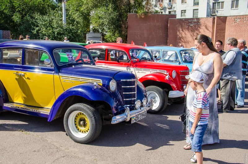 В Днепропетровской области прошла выставка ретроавтомобилей (фото) - фото 2 В Днепропетровской области прошла выставка ретроавтомобилей (фото) - фото 2