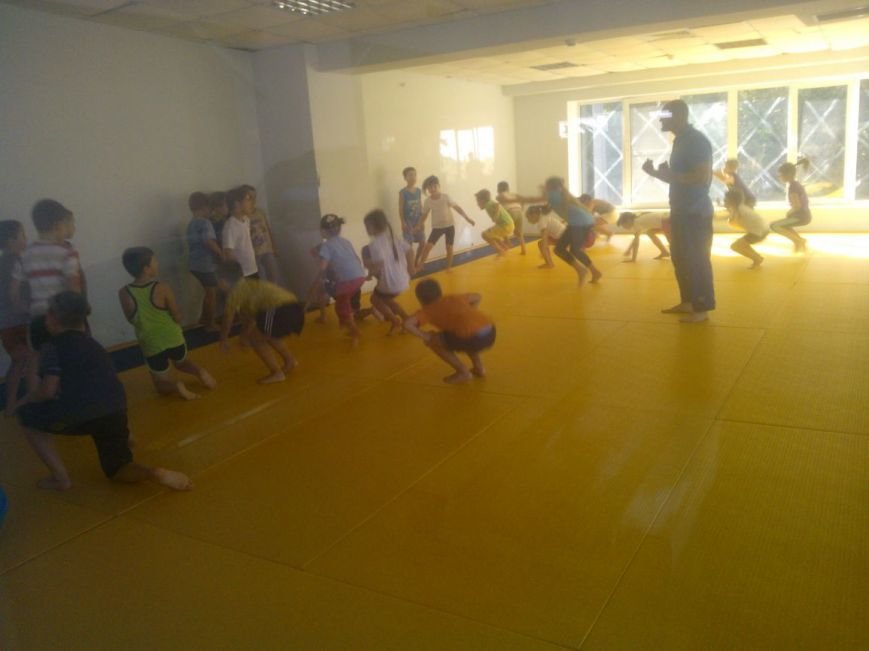 Стартовали бесплатные тренировки по дзюдо в Мариуполе (ФОТО) (фото) - фото 1