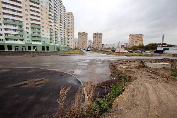 По Новгородскому проспекту в Шушарах начали ездить машины (фото) - фото 1 По Новгородскому проспекту в Шушарах начали ездить машины (фото) - фото 1
