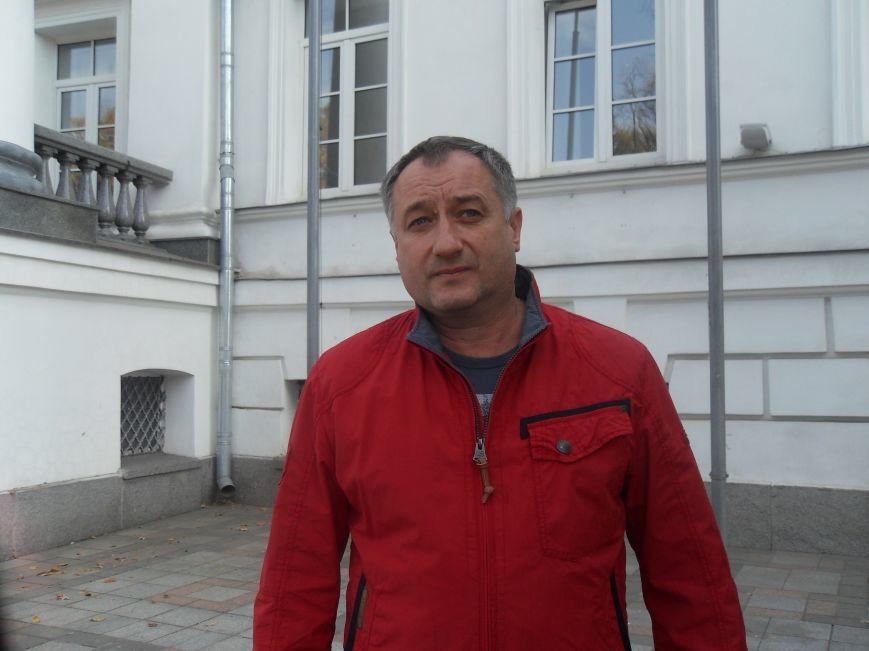 Батьки вихованців художньої школи поставили ультиматум міському голові (фото) - фото 3 Батьки вихованців художньої школи поставили ультиматум міському голові (фото) - фото 3