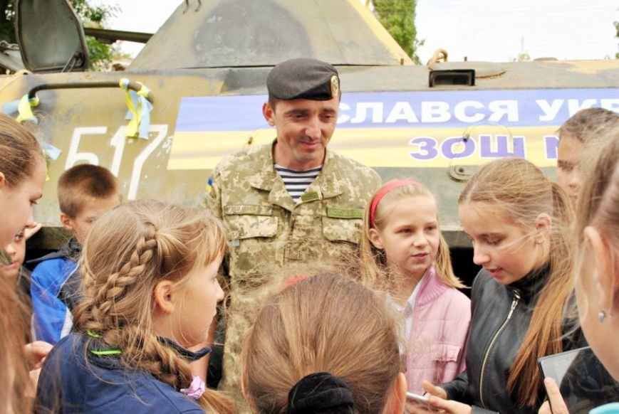 В Николаеве школьники собрали 20 тысяч гривен на ремонт БТРа (ФОТО)... В Николаеве школьники собрали 20 тысяч гривен на ремонт БТРа (ФОТО) (фото) - фото 2