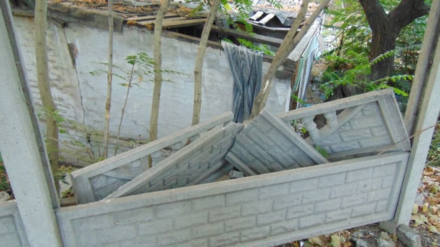 Мариупольские вандалы обезобразили проспект Нахимова (ФОТОФАКТ) (фо... Мариупольские вандалы обезобразили проспект Нахимова (ФОТОФАКТ) (фото) - фото 2