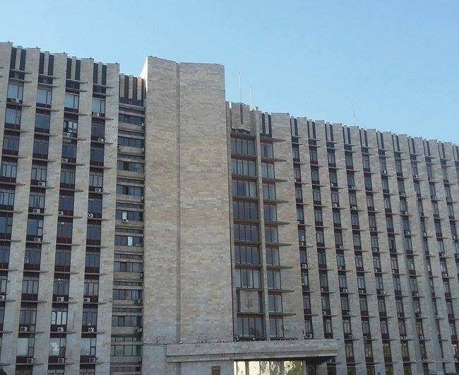 На крыше здания бывшего ДонОГА в Донецке пропали флаги “ДНР” (фото) - фото 3 На крыше здания бывшего ДонОГА в Донецке пропали флаги “ДНР” (фото) - фото 3