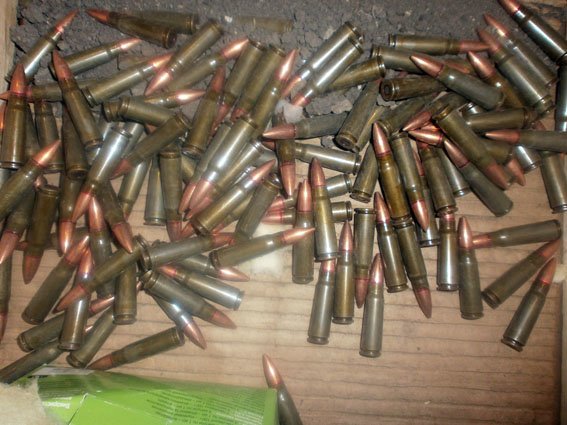 В окрестностях Мариуполя обнаружен склад боеприпасов (ФОТО) (фото)... В окрестностях Мариуполя обнаружен склад боеприпасов (ФОТО) (фото) - фото 3