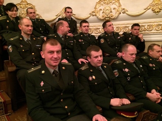Солдати та офіцери отримали нагороди до Дня захисника України (фото) - фото 1
