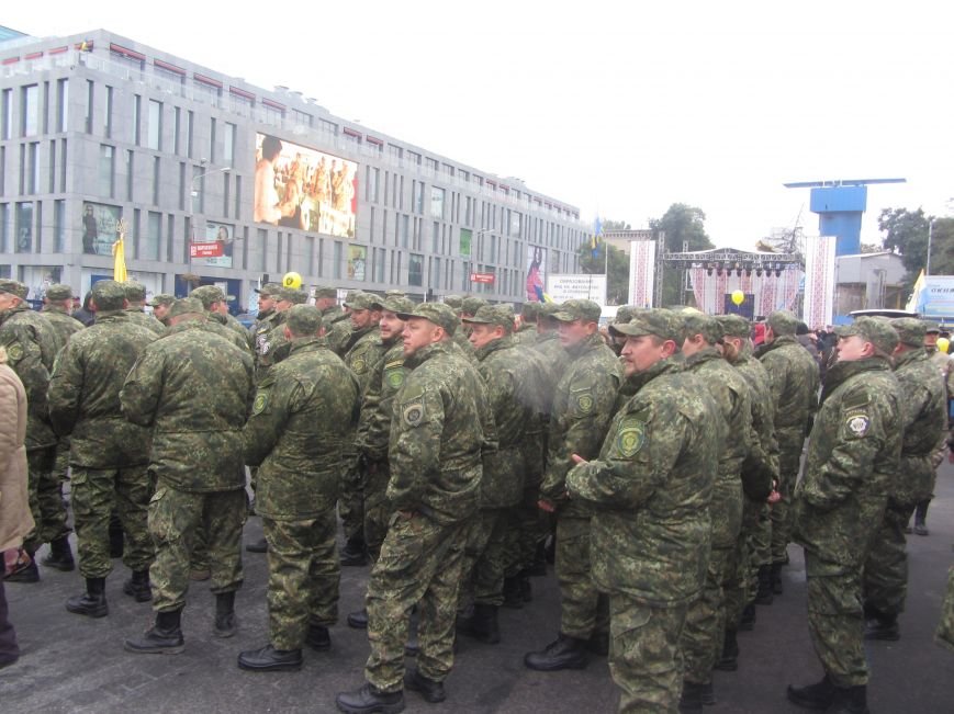 Как Днепропетровск отмечал День защитника Украины (ФОТО), фото-5 Как Днепропетровск отмечал День защитника Украины (ФОТО), фото-5