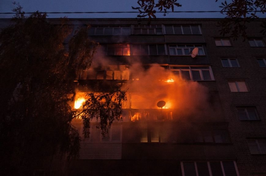 Крупный пожар в жилом доме на Кожара: сгорели несколько бал..., фото-6 Крупный пожар в жилом доме на Кожара: сгорели несколько балконов (ФОТО), фото-6