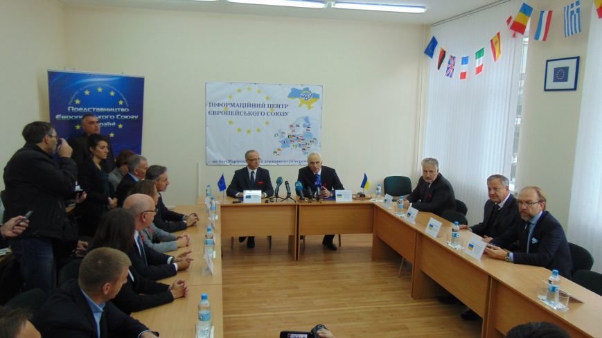 21 октября в Мариуполе открыли 21 Информационный центр ЕС на территории Украины (фото) - фото 2 21 октября в Мариуполе открыли 21 Информационный центр ЕС на территории Украины (фото) - фото 2