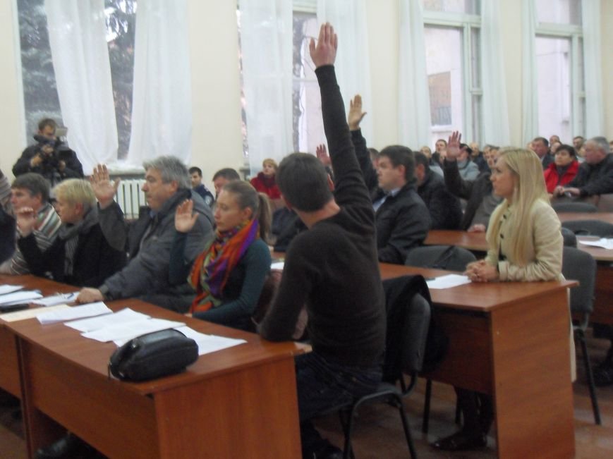 Громадскість зірвала сесію в Ленінському районі Полтави (фото) - фо... Громадскість зірвала сесію в Ленінському районі Полтави (фото) - фото 2