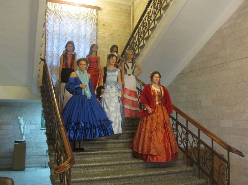 В Днепропетровске стартовала Неделя музейной моды (ФОТО), фото-8 В Днепропетровске стартовала Неделя музейной моды (ФОТО), фото-8