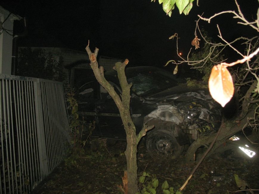 ДТП в Днепропетровске: Hyundai Accent врезался в жилой дом (ФОТО) (... ДТП в Днепропетровске: Hyundai Accent врезался в жилой дом (ФОТО) (фото) - фото 4
