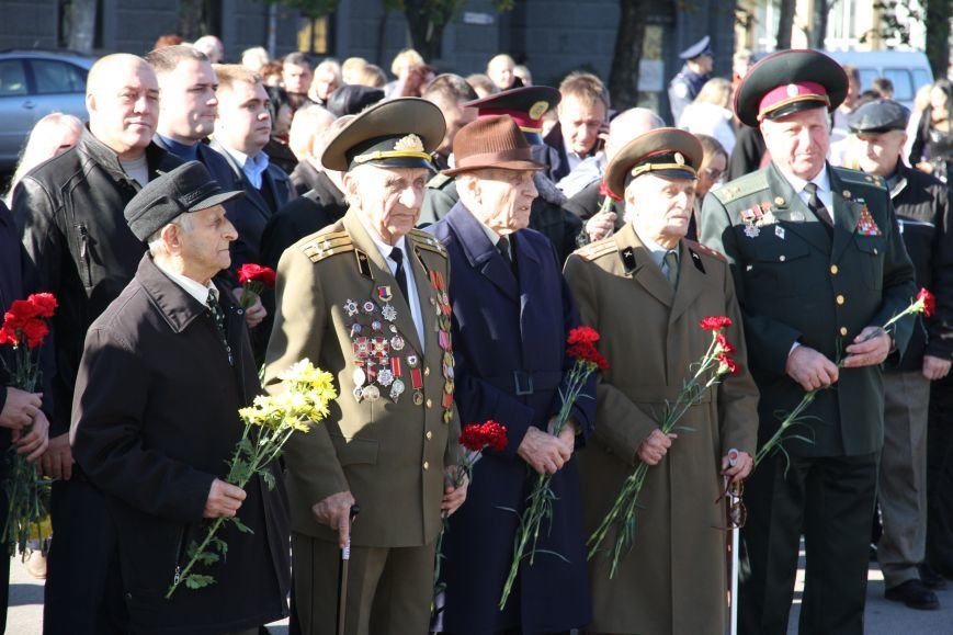 Николаевцы отметили 71-ю годовщину освобождения Украины от..., фото-2 Николаевцы отметили 71-ю годовщину освобождения Украины от фашистских захватчиков (ФОТО), фото-2