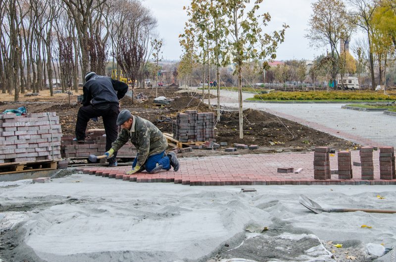 В Синельниково строят первый парк для отдыха (фото) - фото 4 В Синельниково строят первый парк для отдыха (фото) - фото 4