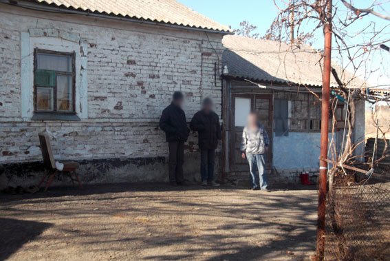 Разозлившийся мариуполец сотрясал мозг и ломал ребра невинным жерт... Разозлившийся мариуполец сотрясал мозг и ломал ребра невинным жертвам в Мангуше (фото) - фото 2