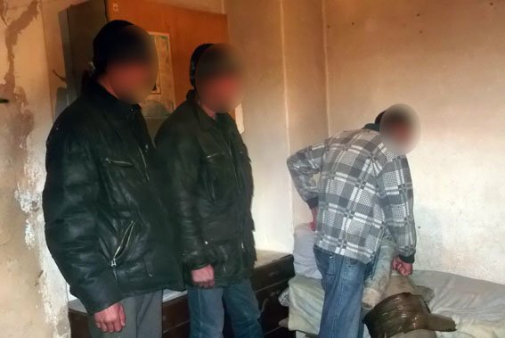 Разозлившийся мариуполец сотрясал мозг и ломал ребра невинным жерт... Разозлившийся мариуполец сотрясал мозг и ломал ребра невинным жертвам в Мангуше (фото) - фото 3