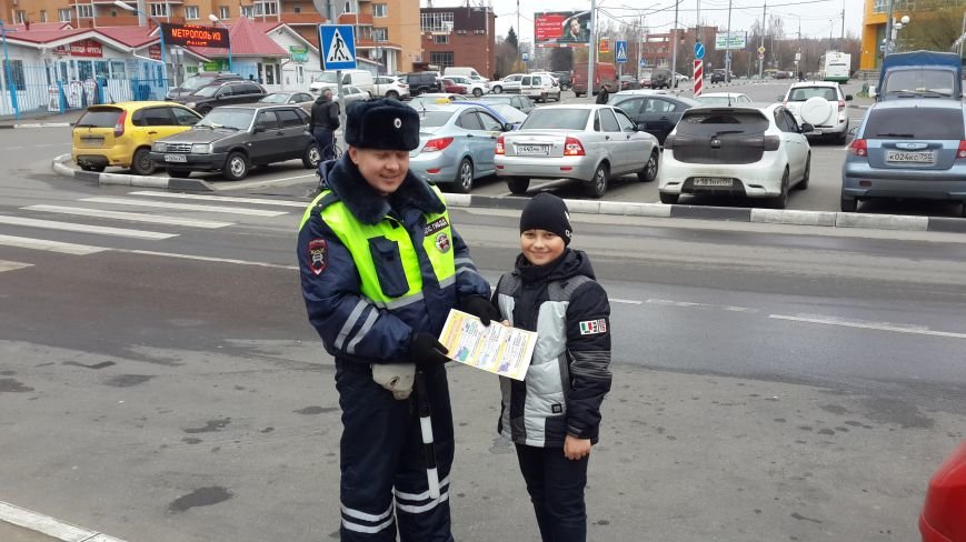 Сотрудники ОБ ДПС ГИБДД по ТиНАО провели рейд «Маленький пешеход»... Сотрудники ОБ ДПС ГИБДД по ТиНАО провели рейд «Маленький пешеход» (ФОТО) (фото) - фото 2