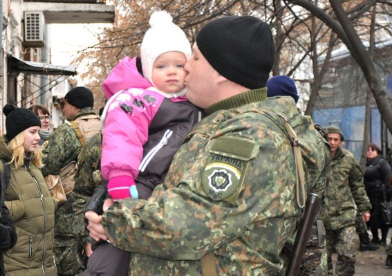 Як в Полтаві правоохоронців до зони АТО проводжали (фото, відео) (ф... Як в Полтаві правоохоронців до зони АТО проводжали (фото, відео) (фото) - фото 4