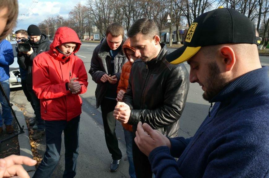 У Полтаві вшанували жертв ДТП (ФОТО) (фото) - фото 1 У Полтаві вшанували жертв ДТП (ФОТО) (фото) - фото 1