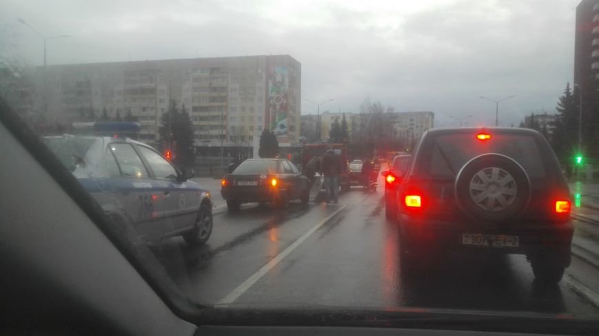 Фотофакт: ДТП на перекрестке по улице Калинина в Новополоцке, фото-1